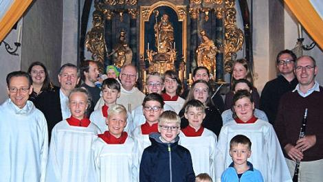 Beim Festgottesdienst waren viele Helfer im Einsatz.
