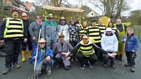 Nicht nur die Bienen retten, sondern auch die Bauern, meinten die Narren aus Morschreuth.