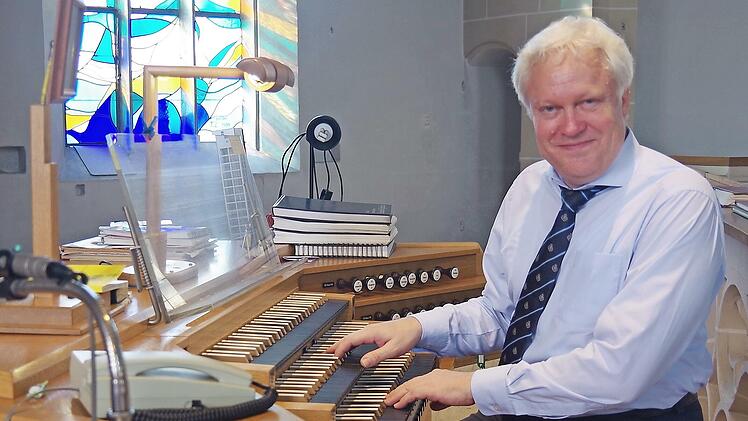Florian Wilkes gestaltete das Konzert in der Kronacher Stadtpfarrkirche.