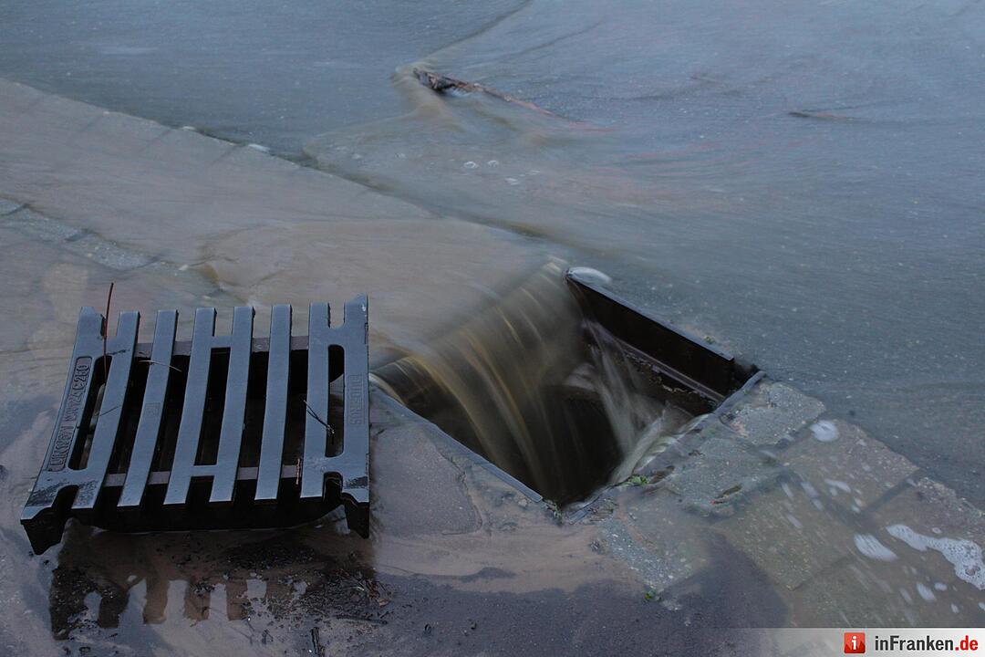 Erneute Flut ueber dem Landkreis Ansbach - Mehrere Ortschaften ueberschwemmt