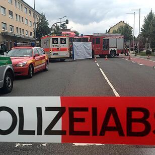 Seniorin von Lkw ueberrollt und toedlich verletzt