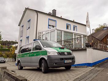 Einer der Beamten, der am Mittwoch in Georgensgmünd von einem selbsternannten "Reichsbürger" angeschossen worden war, ist in der Nacht gestorben. Foto: Nicolas Armer/dpa