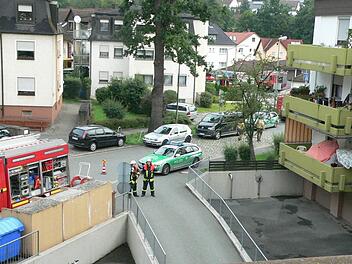 Am Sonntagmorgen wurde die Kulmbacher Feuerwehr zu einem Wohnungsbrand in die Mangersreuther Straße gerufen. Fotos: Feuerwehr