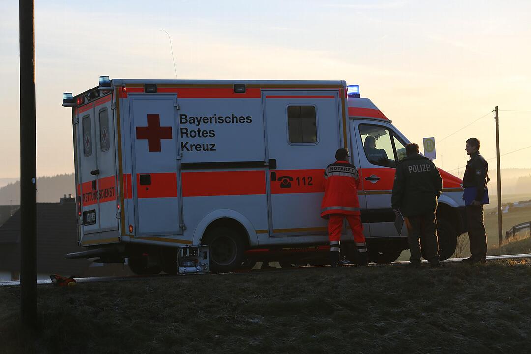 Mehrere Verletzte nach Glatteisunfall