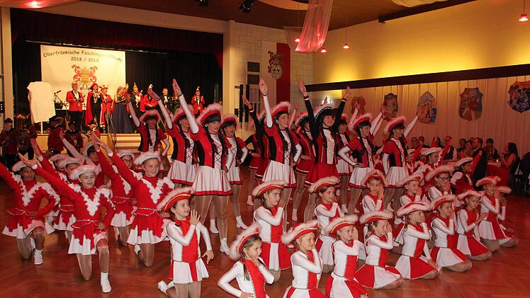 Die Gardet&auml;nzerinnen.  Foto: Friedwald Schedel