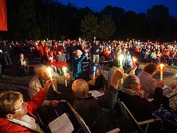 Nach coronabedingter Pause  findet wieder eine Vigilfeier mit Lichterprozession anlässlich des Hochfestes Mariä Himmelfahrt auf dem Maria Ehrenberg statt. Foto: Archiv Marion Eckert