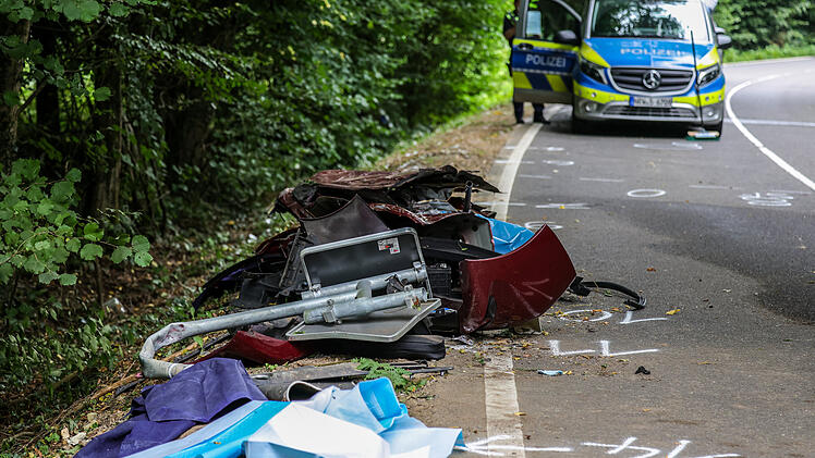 Vier junge Menschen sterben bei Autounfall