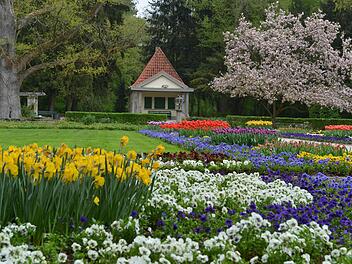 Der Botanische Garten im Hain mit Blick auf das Metzner-Häuschen. Foto: Ronald Rinklef