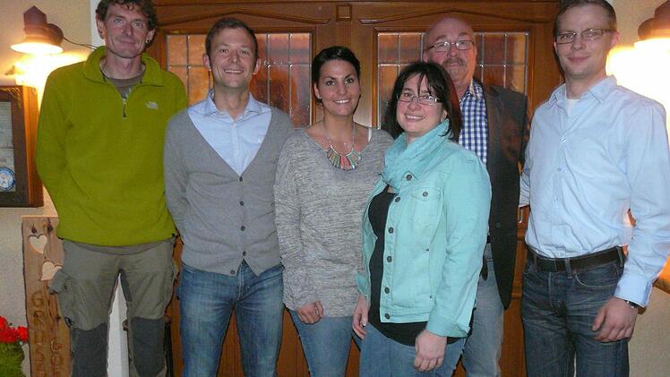 Der neue FW-Vorstand (v. l.) Alexander Thürmer, Marco Trautner, Lisa Fuchs, Tanja Distler, Martin Bischoff, Achim Windisch Foto: Paul Pöhlmann