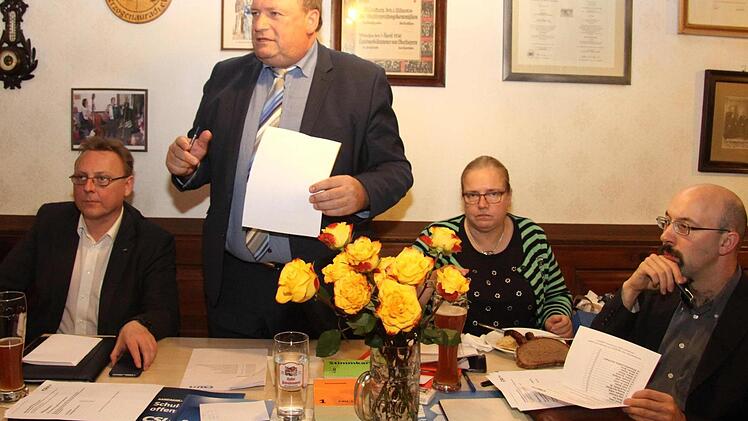 Stadtrat Walter Nussel übte, ebenso wie sein Fraktionschef Bernhard Schwab, Kritik am Herzogenauracher Bürgermeister German Hacker und der SPD.  Fotos: Richard Sänger