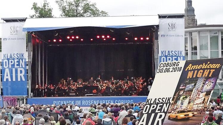 "American Night" lautet das Motto beim Klassik-Open-Air am Samstag im Rosengarten. Der Eintritt ist frei. Foto: Jochen Berger