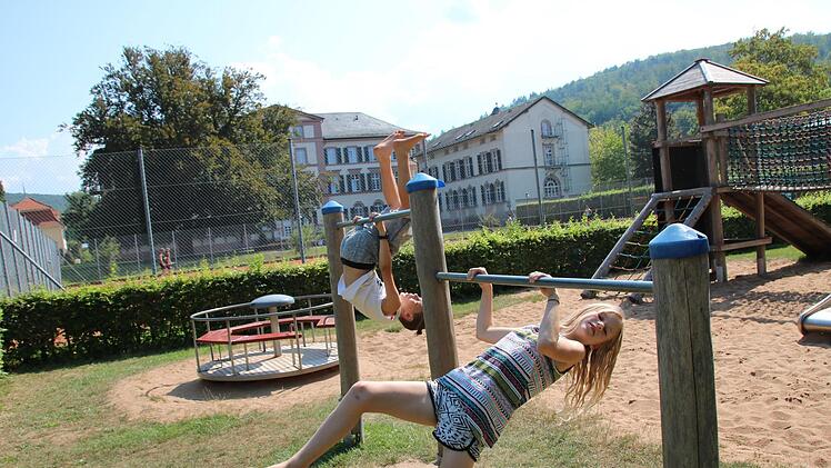 Eindrücke vom Spielplatz im Bad Brückenauer Schlosspark. Foto: Ralf Ruppert