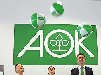 AOK-Pressesprecher Stephan Preisz, Kronachs Zweite Bürgermeisterin Angela Hofmann und AOK-Direktor Christian Grebner (von links) freuen sich auf den 3. AOK-Kinder- und Jugendgesundheitstag Foto: Heike Schülein