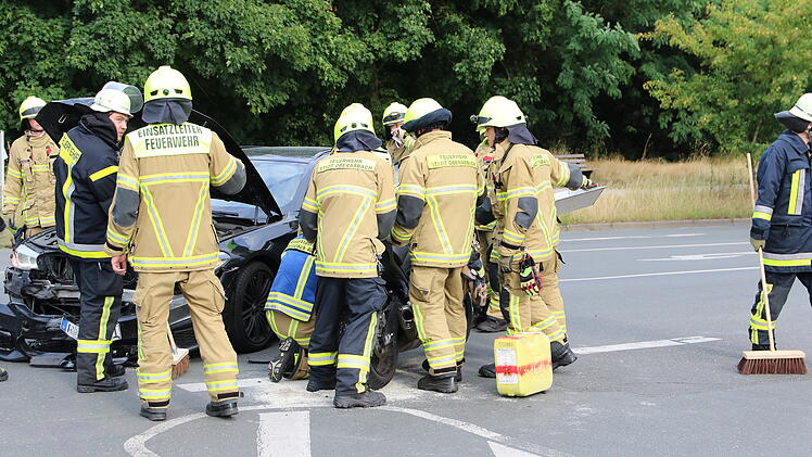 Frontalzusammensto&szlig; zwischen Motorrad und Auto