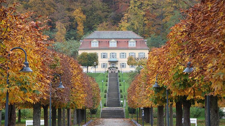 Der Fürstenhof liegt an prominenter Stelle im Kurpark. Foto: Ulrike Müller