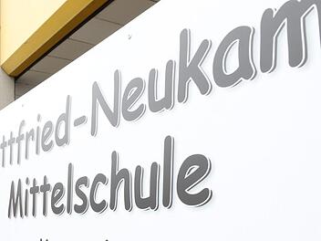 Bleibt Neukams Name an der Mittelschule stehen? Foto: Marian Hamacher