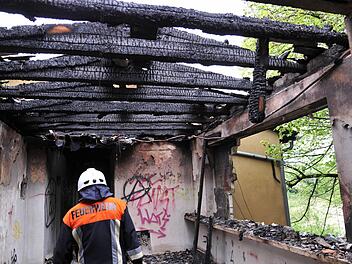 Hier griff der Brand von einem Gebäudeteil aufs andere über. Fotos: Christiane Lehmann
