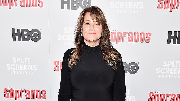 Lorraine Bracco gehörte zu den Stars der Kult-Serie "Die Sopranos". Hier ist sie beim 20. Jubiläum der Kult-Serie in New York zu sehen.