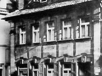 Das Forchheimer Gebäude Hauptstraße 3 - hier 1954 - beherbergte einst das Gasthaus "Zur Gans". Repro: Glas