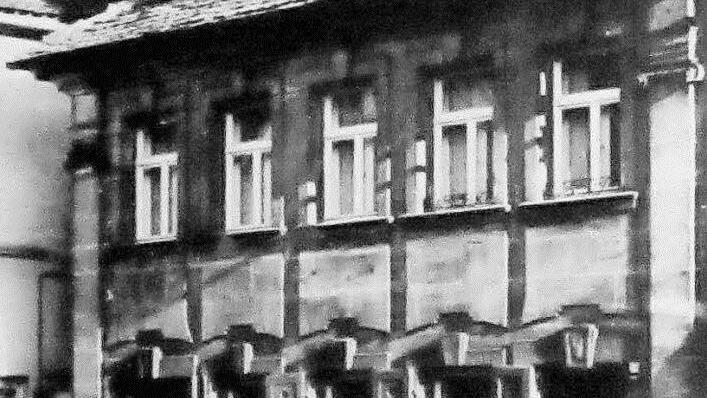 Das Forchheimer Gebäude Hauptstraße 3 - hier 1954 - beherbergte einst das Gasthaus "Zur Gans". Repro: Glas