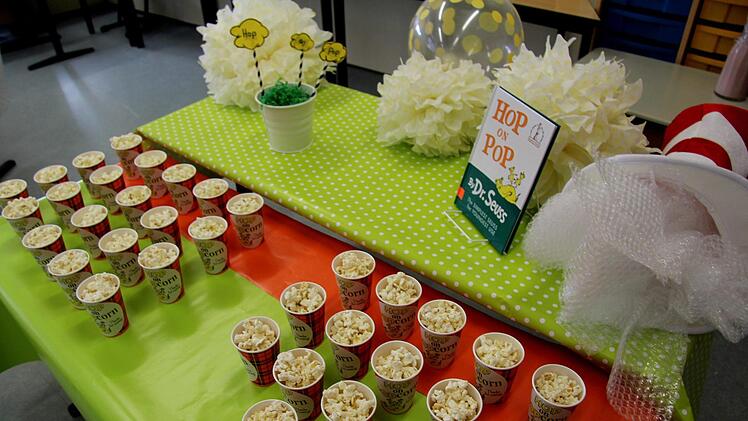 Passen zum Buch "Hop on Pop" gabs natürlich Popcorn Richard Sänger