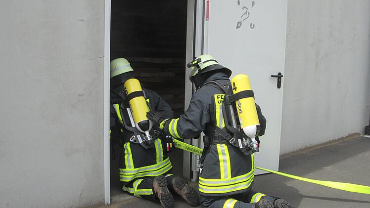 Atemschutzträger der Feuerwehr Untererthal haben im Sommer an einer Sammelübung teilgenommen. Foto: Archiv Winfried Ehling
