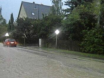 Das Hochwasser hat in der Gemeinde Neuenmarkt - hier eine Aufnahme aus Hegnabrunn - große Schäden angerichtet. Bürger fordern, dass erst ein effektiver Hochwasserschutz gewährleistet werden muss, bevor das Baugebiet Steigengasse in Angriff genommen wird. Foto: Archiv/Jürgen Gärtner