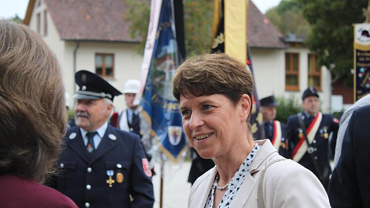 Marktgemeinderätin Anke Kraasz (BN) im Gespräch Foto: Carmen Schwind