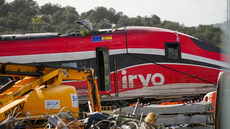 Arbeiten nach Zugungl&uuml;ck in Spanien werden fortgesetzt