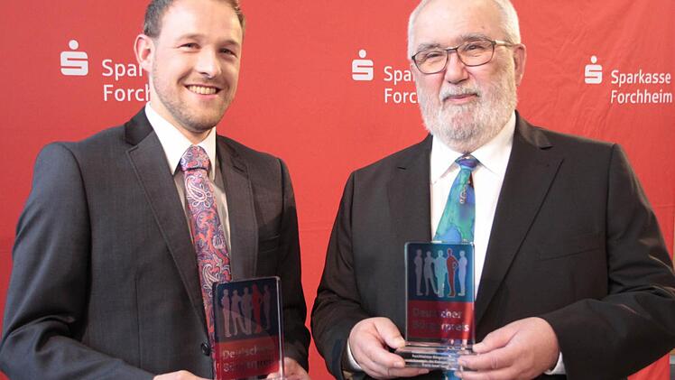 Den Bürgerpreis 2015 erhalten Andreas Bauer (l.) und Franz-Josef Saam (r.). Foto: Michael Memmel