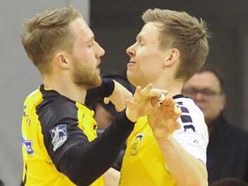Lukas Wucherpfennig (links) traf am Freitagabend zwölf Mal für den HSC 2000 Coburg. Sein Partner Felix Sproß locte gegen den hessischen Oberligisten HSG Pohlheim beim 35:17-Testspiel-Sieg immerhin auch fünf Mal ein.CT-Archiv