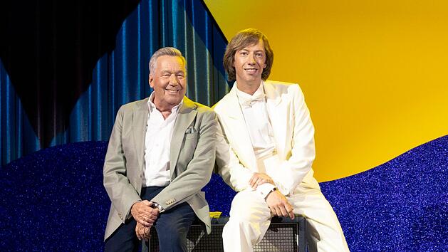 Im Film "Roland" spielt Max Mauff (rechts) die Schlagerlegende Roland Kaiser.