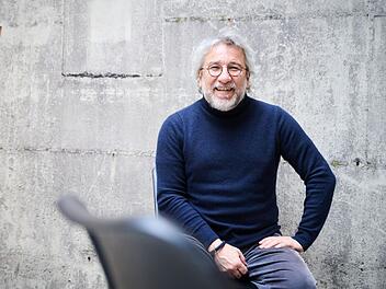 Journalist D&uuml;ndar