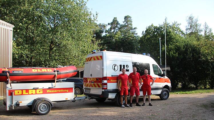 Das neue Einsatzfahrzeug mit Schlauchboot auf dem Hänger. Foto: Julia Heimberger