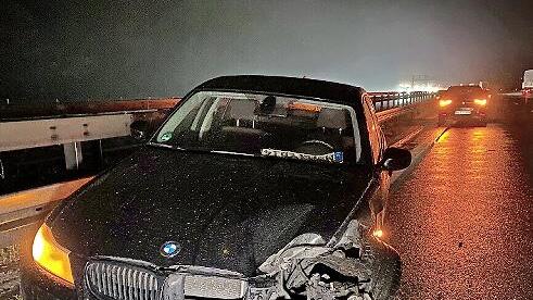 Der verunglückte Wagen auf der A 3
