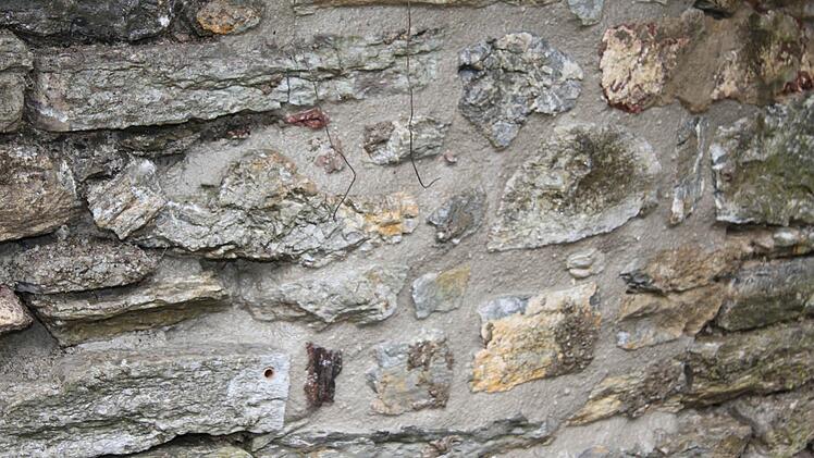 So wird die Burgruine nach der Sanierung aussehen: Der Denkmalschutz legt sogar die Farbe des Mörtels fest.