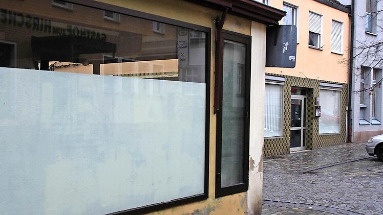 Wenig ansehnlich sind die Leerstände in der Höchstadter Innenstadt, die sich aber in Grenzen halten.  Foto: Andreas Dorsch