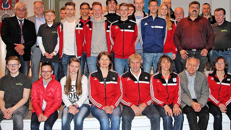 Die Geehrten der Sportlerehrung der Stadt Münnerstadt Foto: Dieter Britz