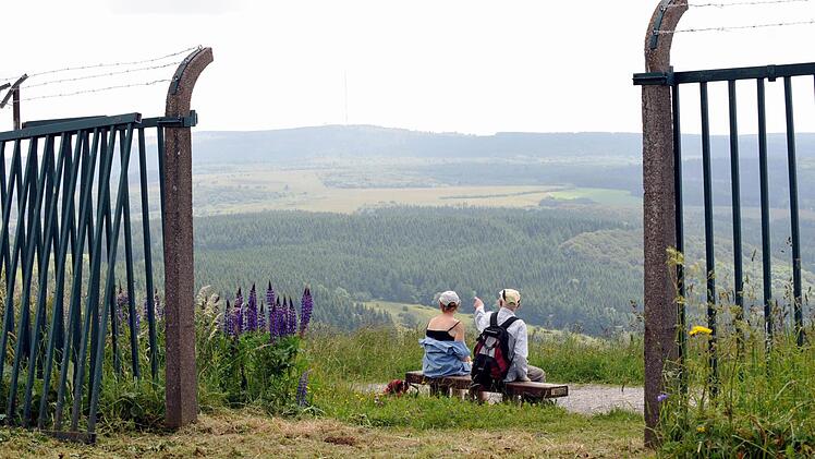 Der strittige Naturpark Rhön stand gar nicht auf der Tagesordnung. Trotzdem sorgte er zum Abschluss der Bad Brückenauer Bürgerversammlung für den meisten Gesprächsstoff.  Foto: Uwe Zucchi dpa/lhe