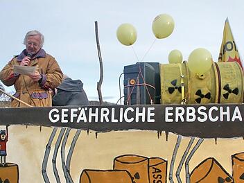 Jürgen Öhrlein im Jahr 2011 bei einer Demonstration in Kulmbach gegen das "strahlende Erbe" der Kernenergieprivat