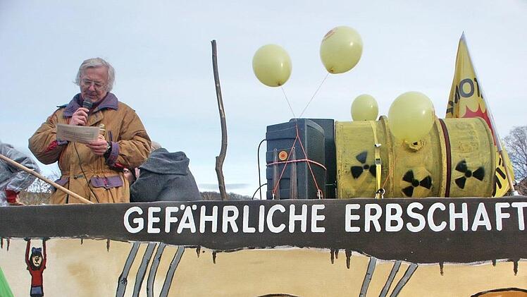 Jürgen Öhrlein im Jahr 2011 bei einer Demonstration in Kulmbach gegen das "strahlende Erbe" der Kernenergieprivat