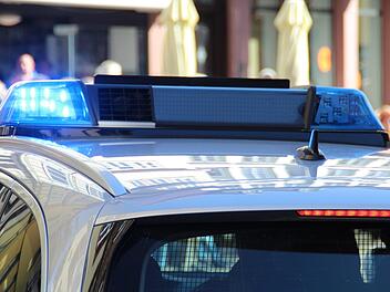 Wollte Mann Mädchen in Auto locken? Polizei vermutet Ortsverwechslung – Vorfall nahe Schule gemeldet