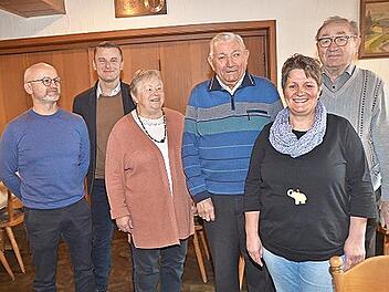 85. Geburtstag feierte Josef Konrad aus Welitsch. Unser Bild zeigt (von links) Schwiegersohn Herrmann Pfadenhauer, Bürgermeister Stefan Heinlein, Ehefrau Angela Konrad, Jubilar Josef Konrad, Tochter Pia Pfadenhauer und Georg Konrad.