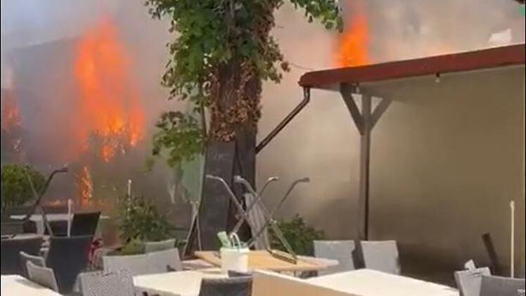 F&uuml;rth: Biergarten bei Brand komplett vernichtet - "Haben Knall geh&ouml;rt"