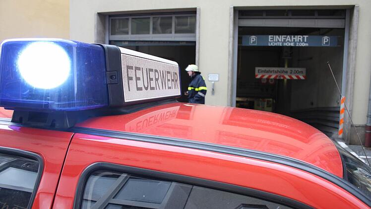 Feuerwehr, Polizei und Rettungsdienst waren am Donnerstagmittag in der Herrnstraße im Einsatz. Foto: Riegler