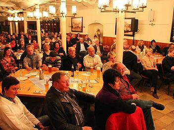 Voll besetzt war der Saal im Mönchshof-Bräuhaus. Foto: Miriam Hegner