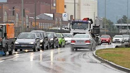 Der Verkehr staut sich in der Heinrich-von-Stephan-Straße.