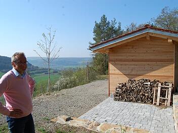 Bereits seit drei Jahren versucht Reinhard Schaupp, eine Baugenehmigung für seine Hütte oberhalb des Ganstales zu bekommen. Eigentlich dachte er, das wäre längst erledigt, nach seiner Wortmeldung im Stadtrat wurde er eines Besseren belehrt. Foto: Archiv/Wolfgang Dünnebier