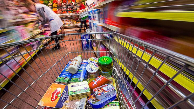Regulär haben am Ostermontag alle Geschäfte geschlossen. Es gibt jedoch einige Möglichkeiten an diesem Tag trotzdem einzukaufen. Foto: Jens Büttner/dpa