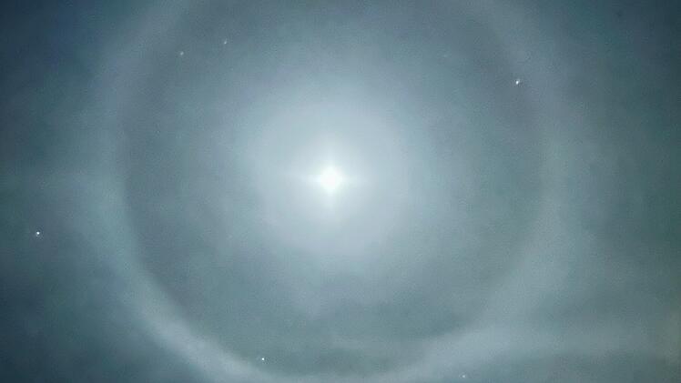 Halo-Mond über Kulmbach